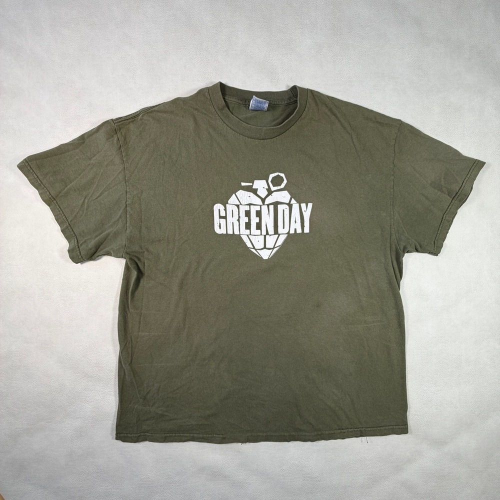 Green Day American Idiot Heart Grenade Band T-Shirt Olive Green XL 2004 Graphic